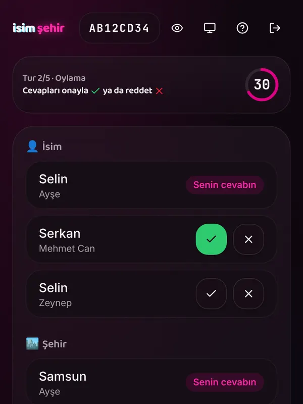 Oylama ekranı: oyuncular birbirinin cevabını onaylıyor ya da reddediyor